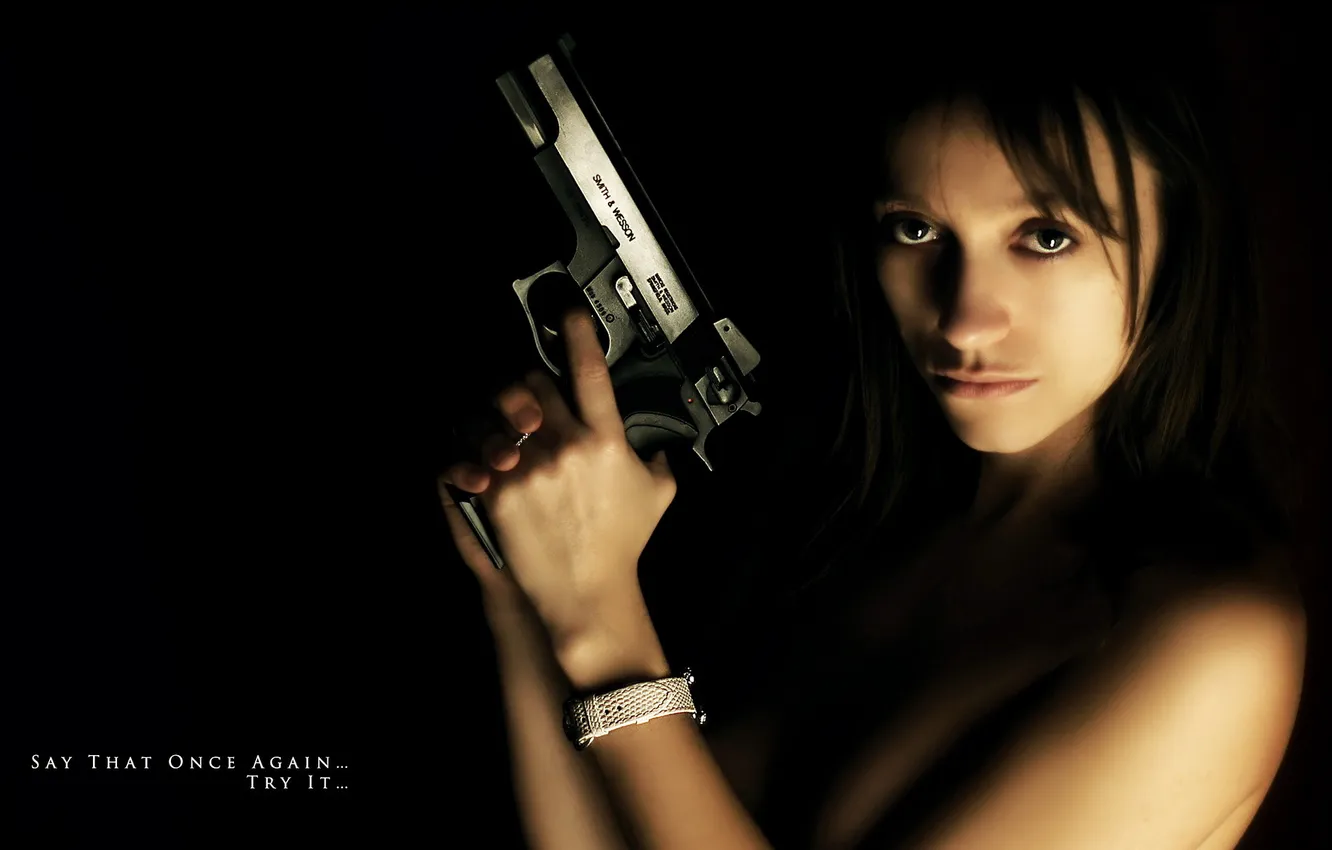 Фото обои девушка, пистолет, оружие