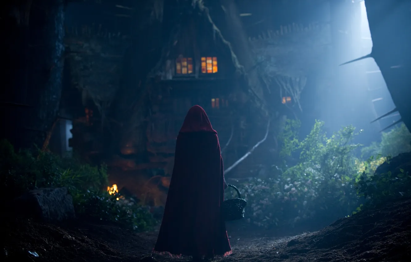 Фото обои лес, ночь, домик, Red Riding Hood, Красная шапочка, Аманда Сейфрид