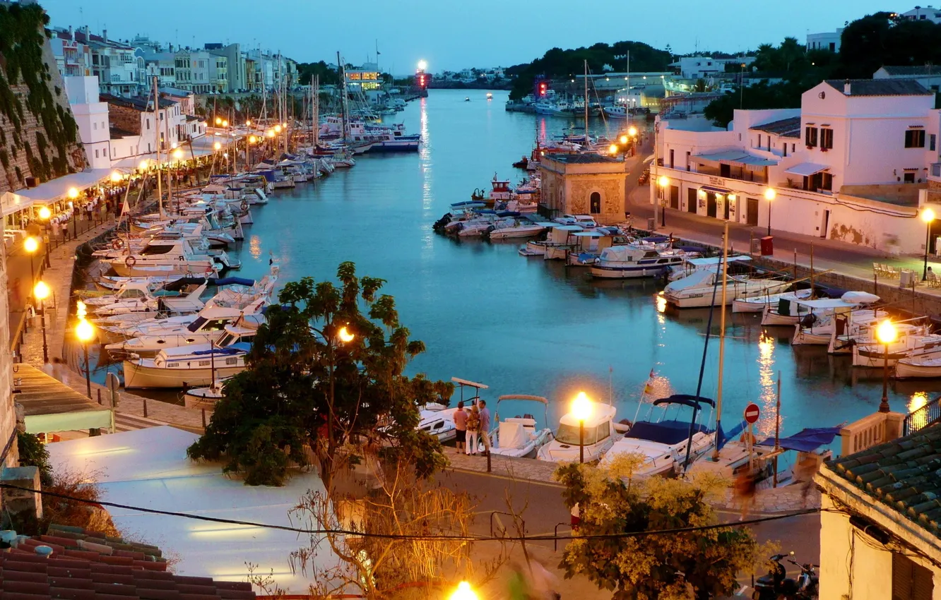 Фото обои острова, река, дома, Испания, катера., o-va, balearskie, siudadela