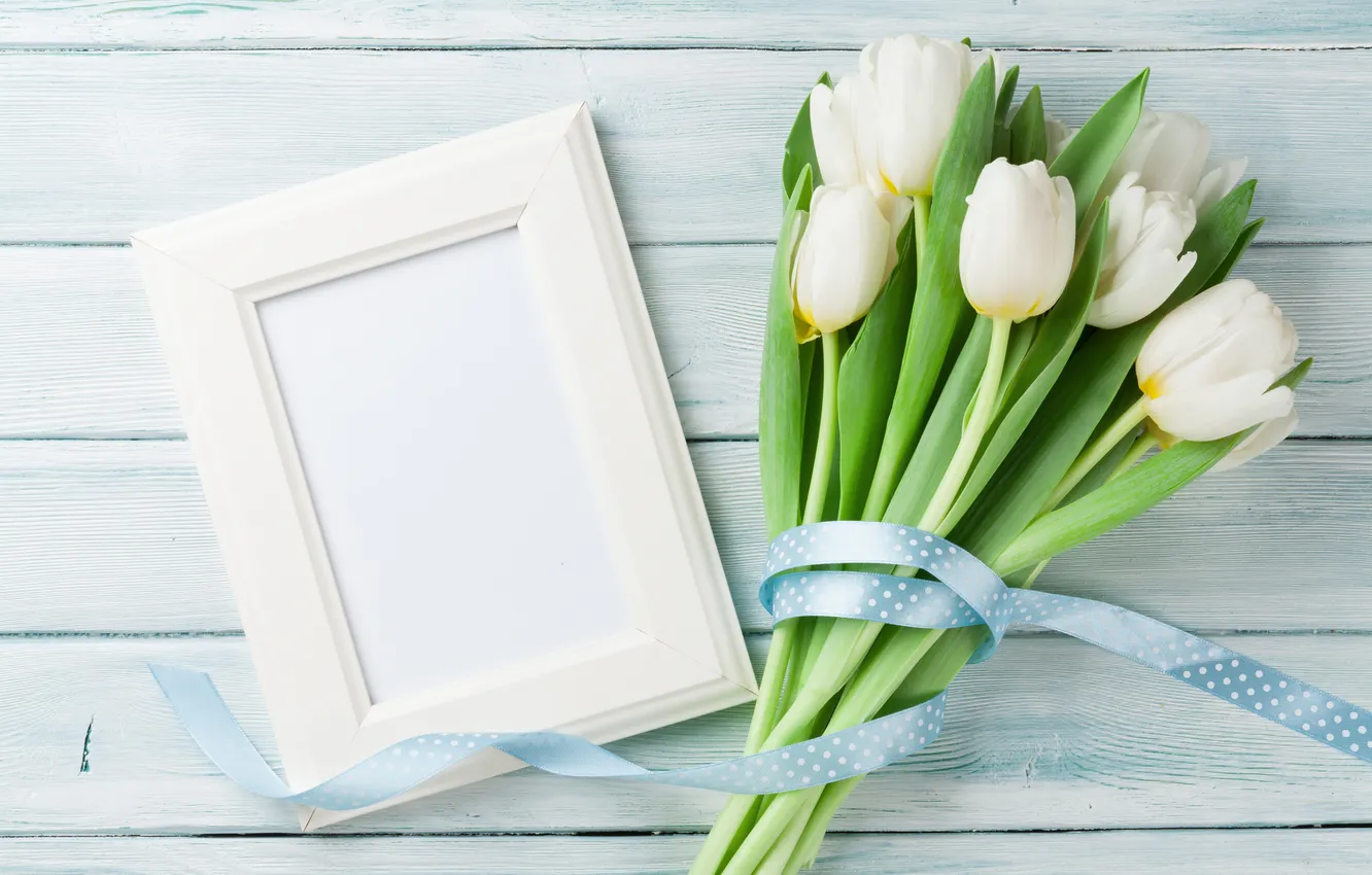 Фото обои цветы, букет, рамка, тюльпаны, white, wood, flowers, tulips