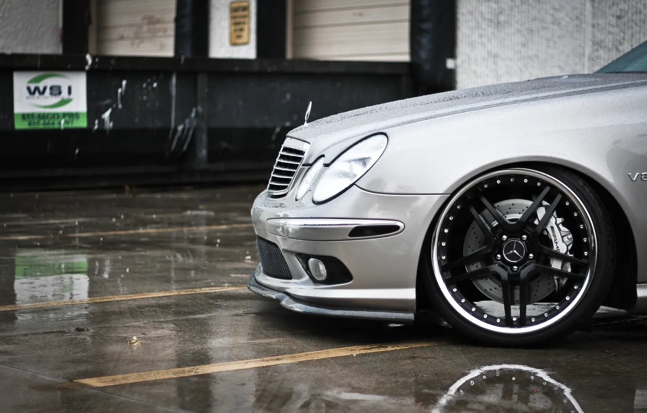 Фото обои дождь, колесо, silver, Mercedes, диск, мерседес, rain, amg