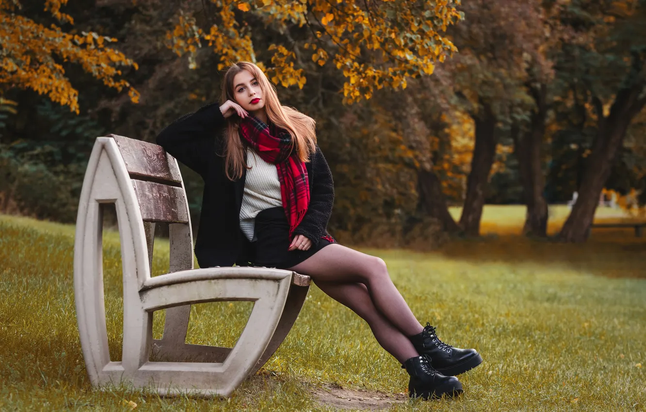 Фото обои girl, park, model, bench, Sweetheart