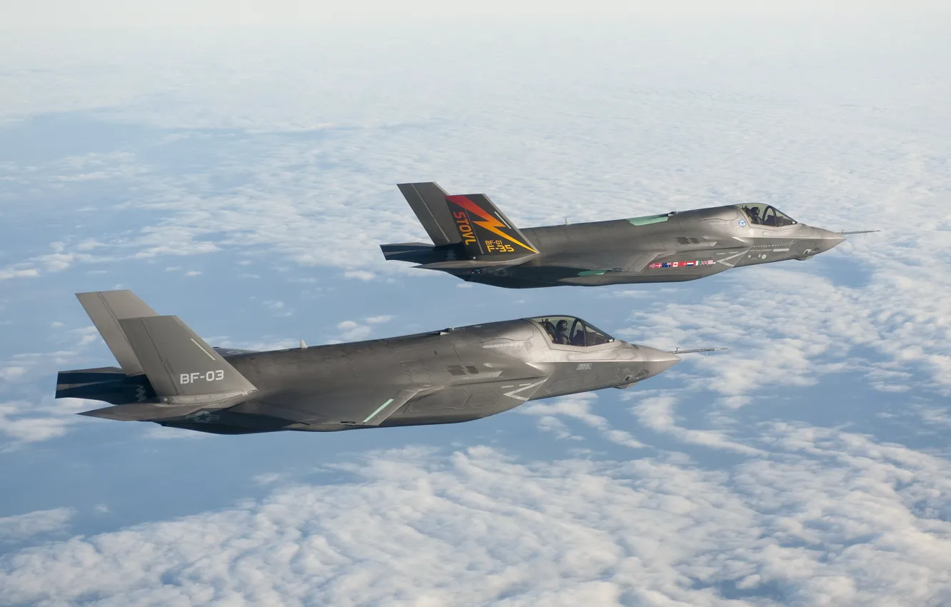Фото обои Небо, Облака, Полет, Высота, Лайтнинг, Lightning II, F-35, Поколения