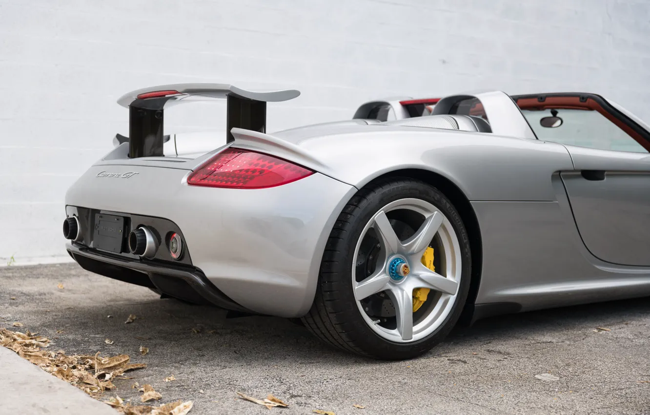 Фото обои Колесо, Суперкар, Porsche Carrera GT, Задок, Задние Фонари