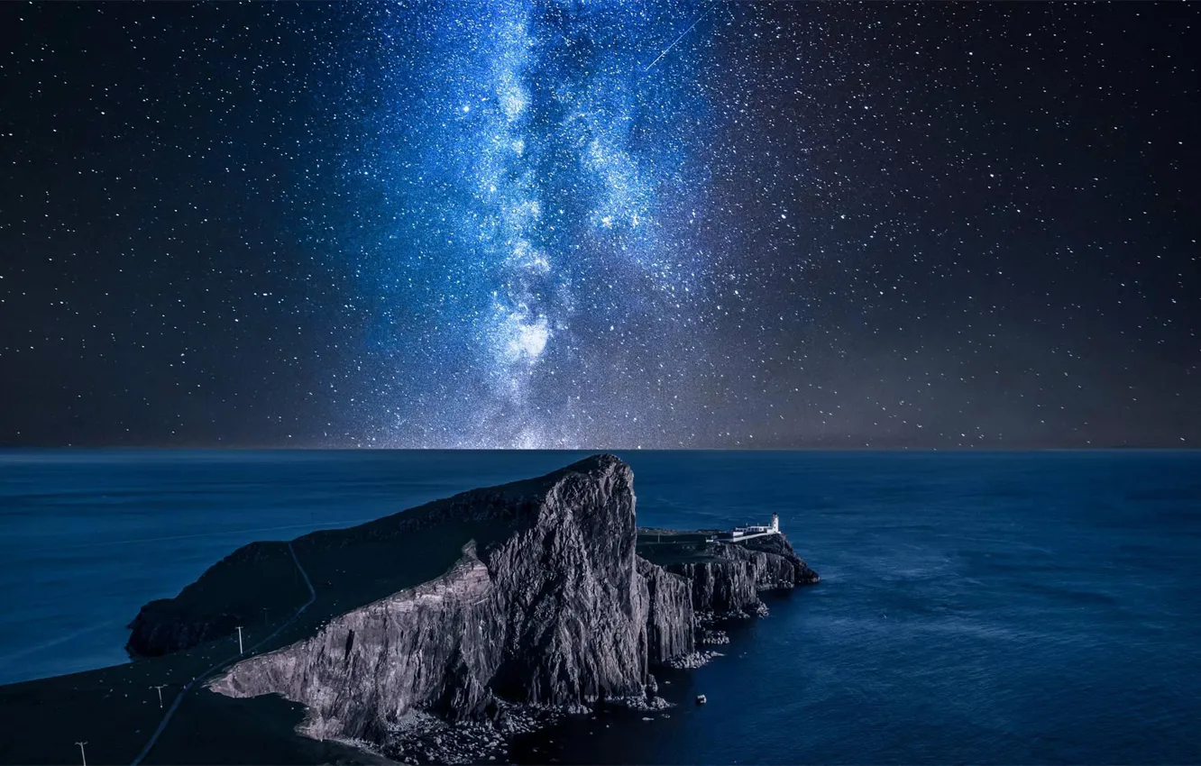 Фото обои море, звёзды, Шотландия, Млечный Путь, остров Скай, маяк Neist Point