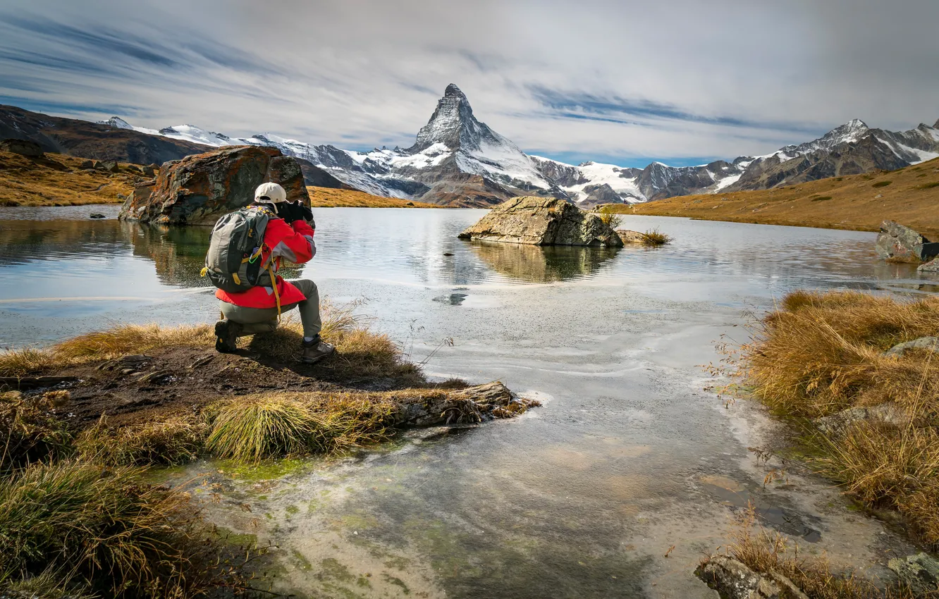 Фото обои горы, берег, ситуация, фотограф, мужчина, съемка, Исландия, водоем