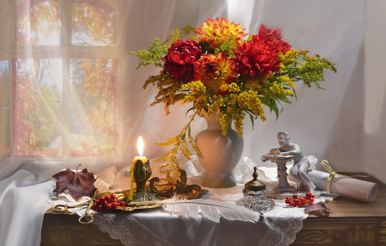 Фото обои осень, трава, цветы, бумага, ягоды, перо, свеча, окно