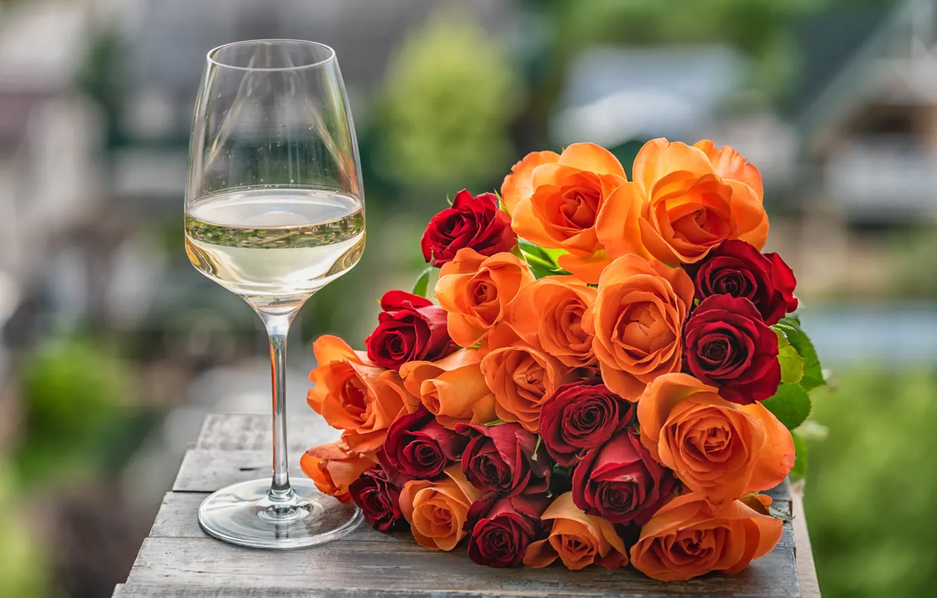 Фото обои цветы, бокал, розы, Larisa Voyageur