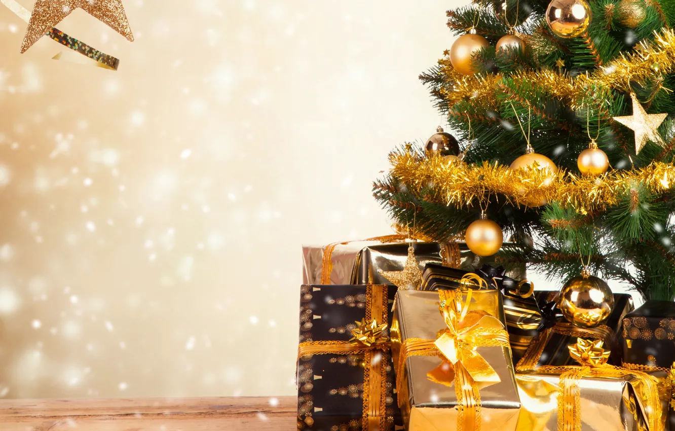 Фото обои праздник, обои, игрушки, елка, подарки, Новый год, мишура, коробки