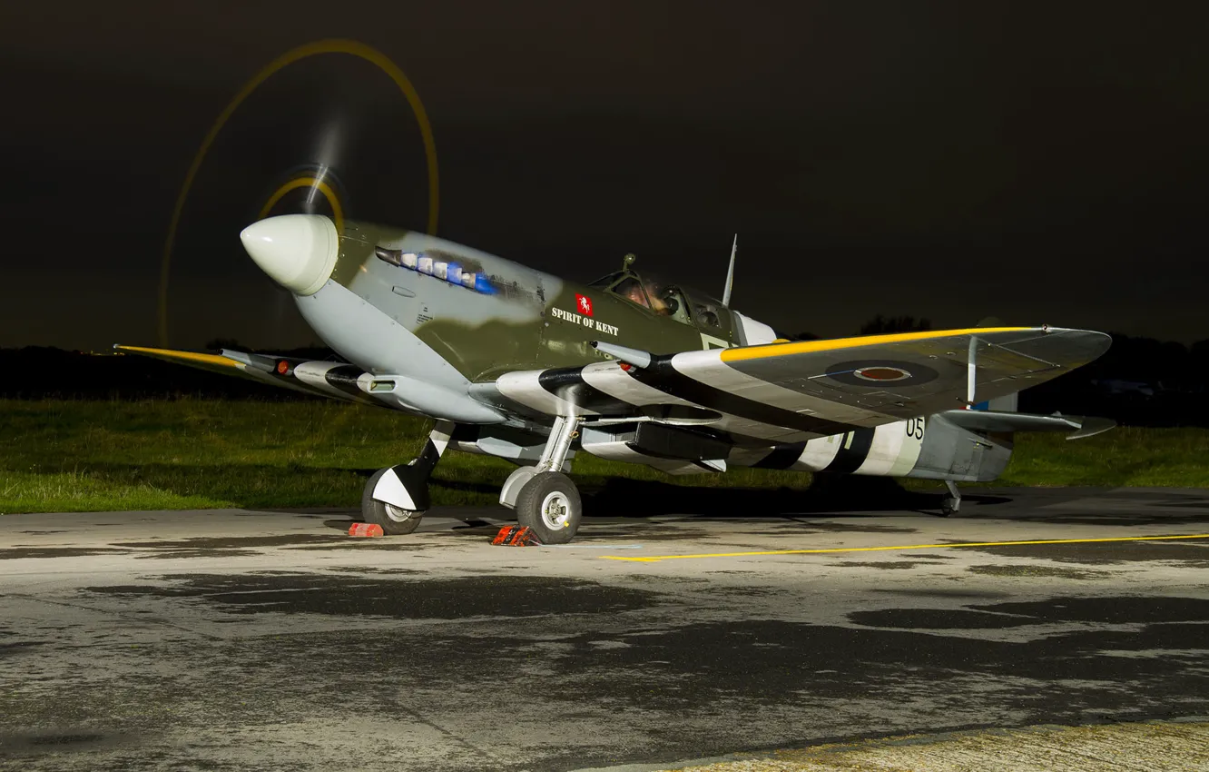 Фото обои вечер, истребитель, аэродром, Spitfire, WW2, MK.IX