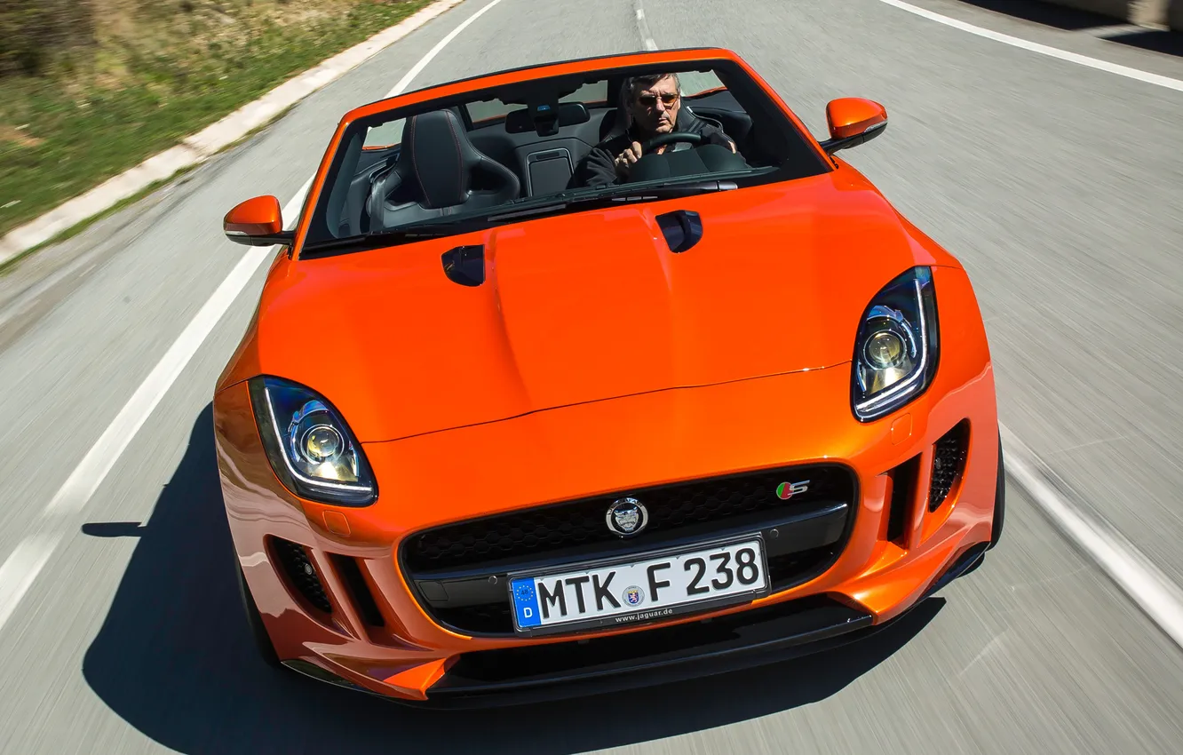 Фото обои оранжевый, фары, скорость, Jaguar, передок, F-Type, V8 S