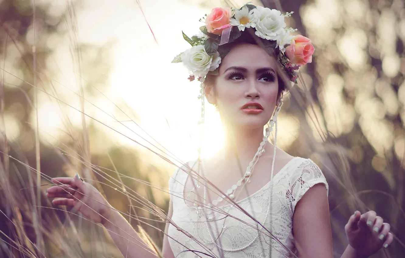 Фото обои девушка, венок, Antonethe Lim