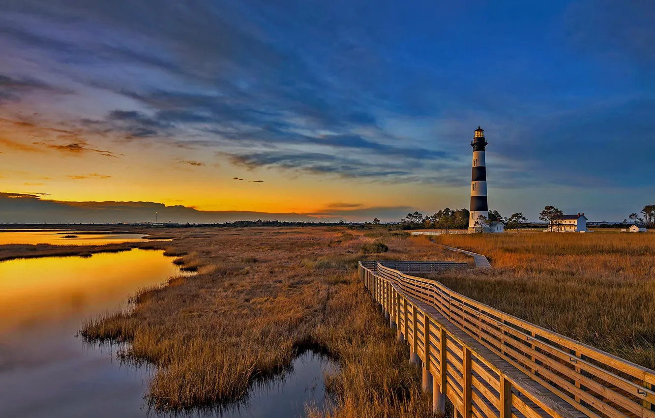 Фото обои облака, маяк, остров, зарево, США, Северная Каролина, Внешние отмели
