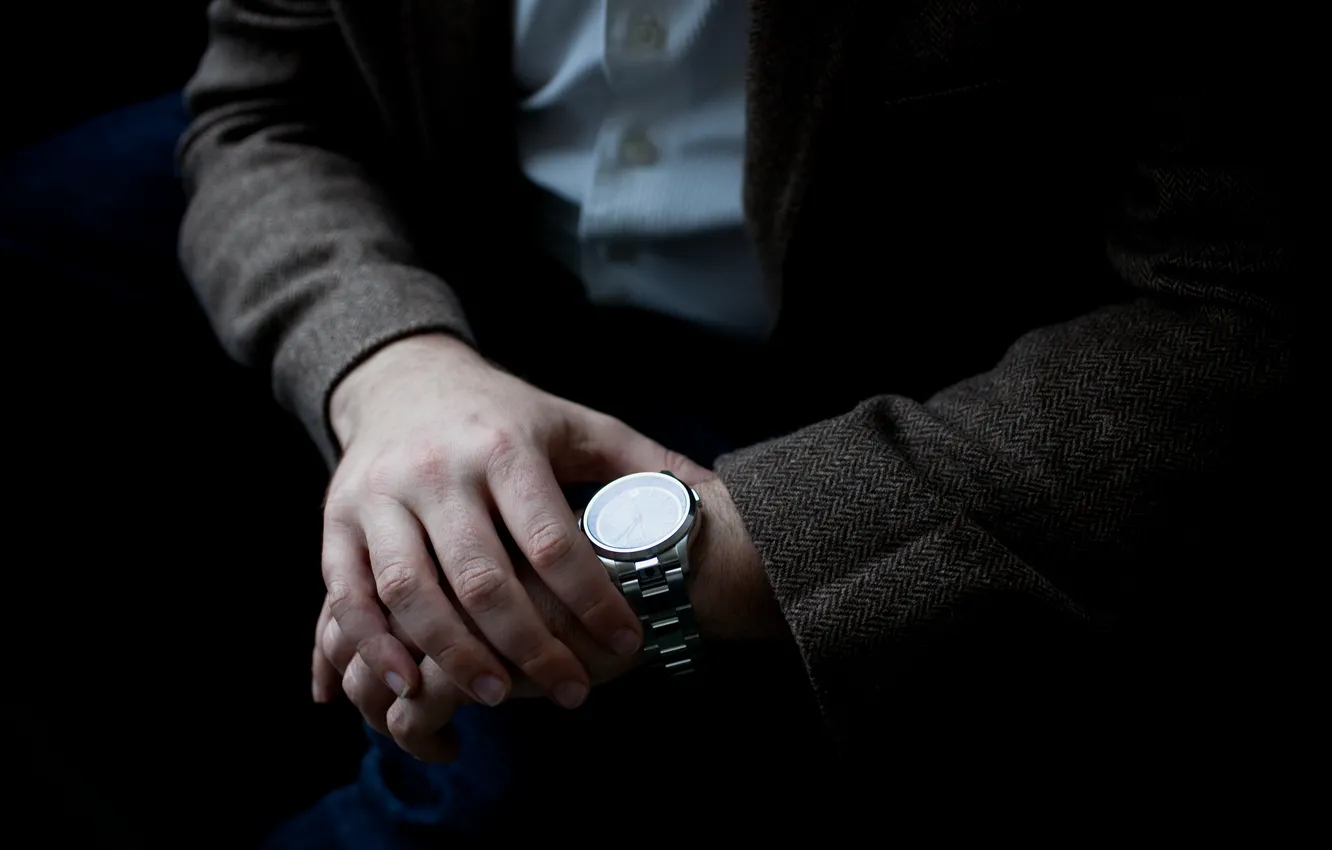 Фото обои время, часы, человек, руки, пиджак