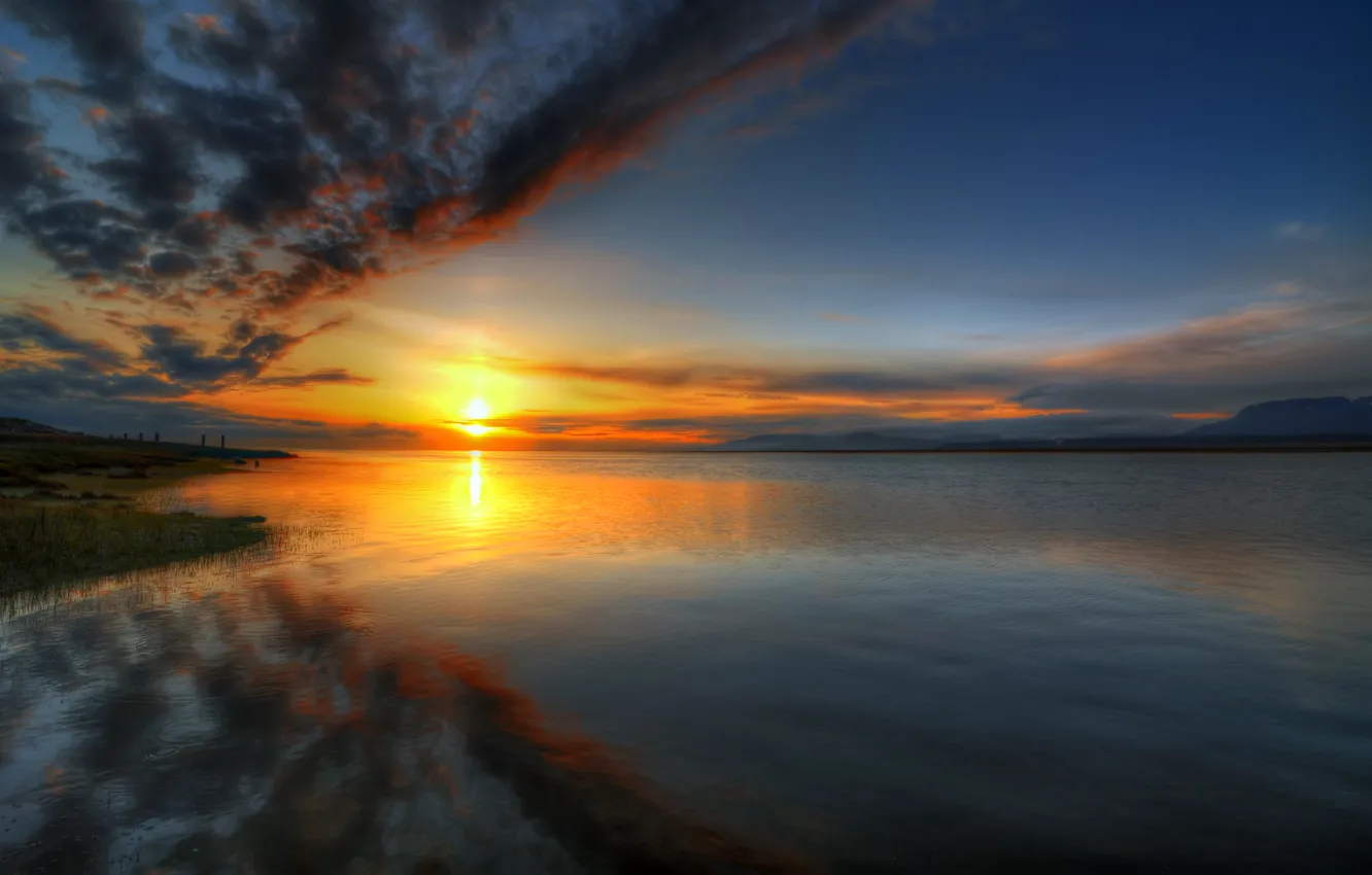 Фото обои небо, вода, солнце, облака, закат, озеро, отражение, река