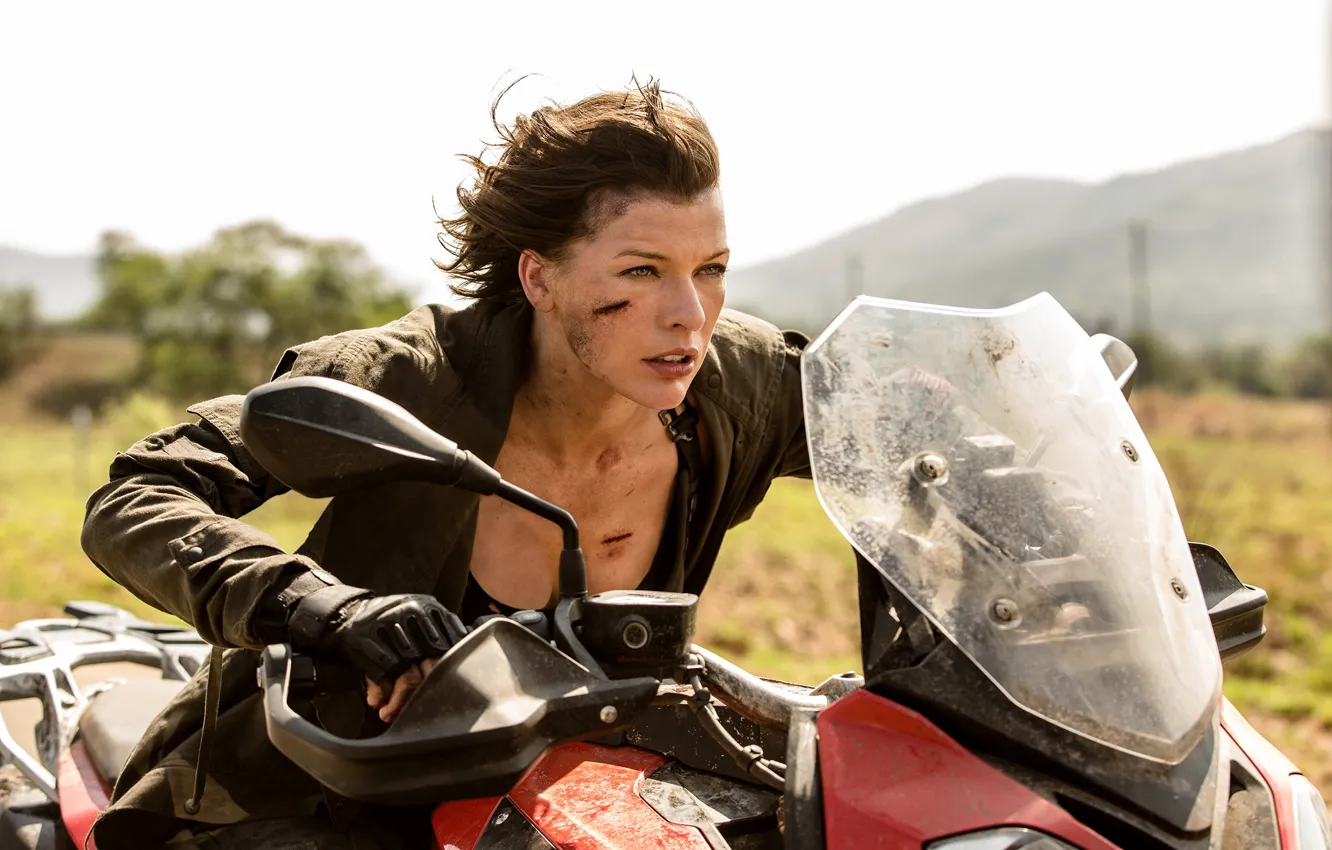 Фото обои кадр, мотоцикл, Милла Йовович, Milla Jovovich, Alice, Resident Evil: The Final Chapter, Обитель зла: Последняя …