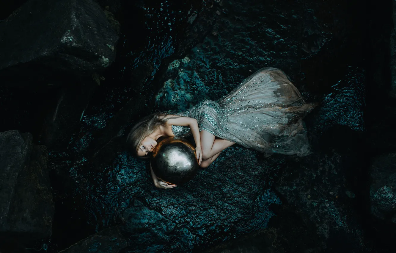 Фото обои девушка, шар, сон, платье, спящая, Daughter of the sea