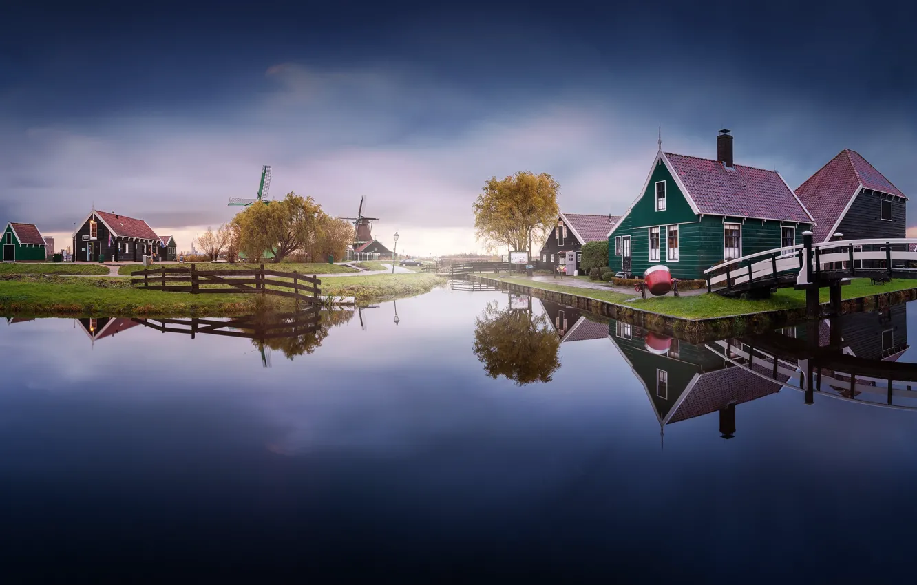 Фото обои небо, вода, отражения, канал, домик, Нидерланды, мостик