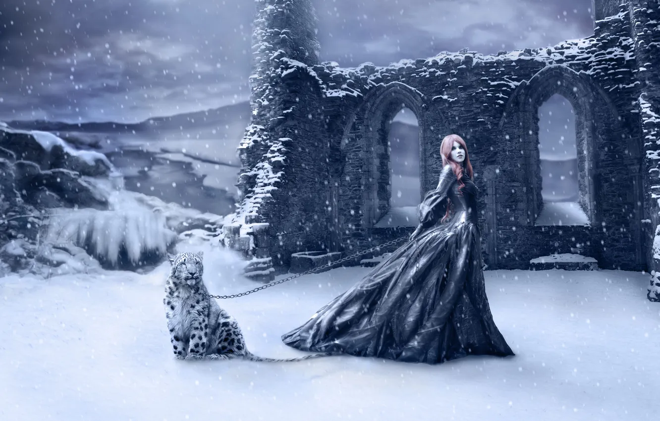Фото обои девушка, снег, горы, тучи, цепь, развалены, барс