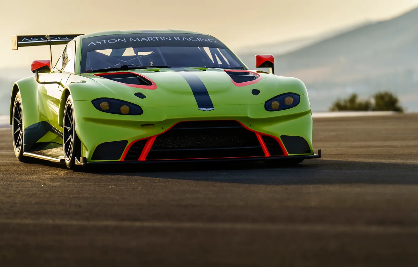 Фото обои Aston Martin, Vantage, гоночное авто, вид спереди, 2018, GTE