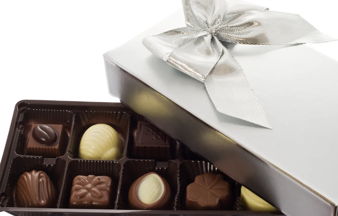 Фото обои белый, коробка, подарок, темный, шоколад, конфеты, сладкое, молочный