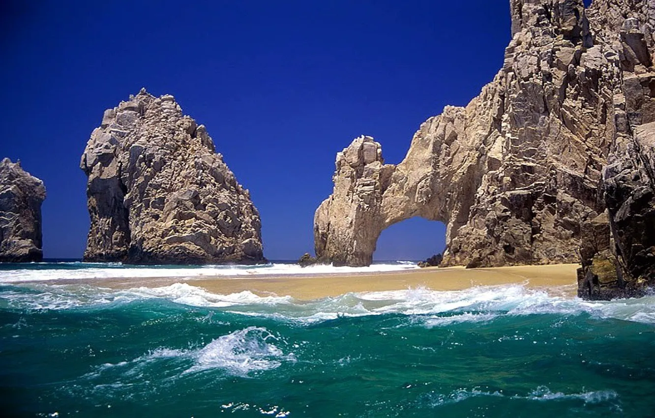 Фото обои песок, море, скала, волные