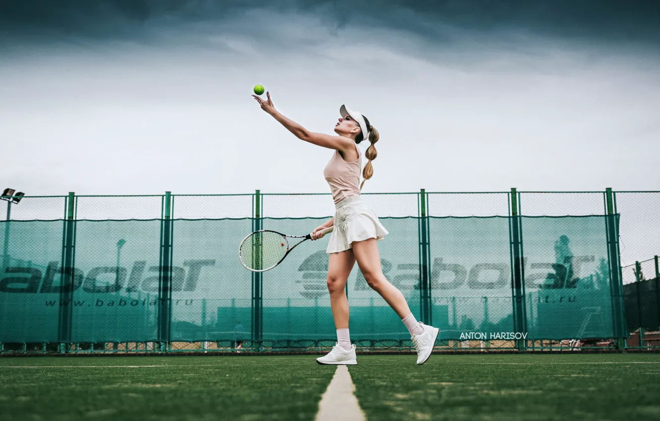 Фото обои девушка, ракетка, мячик, теннис, корт, подача, Антон Харисов, Katrin Саркази
