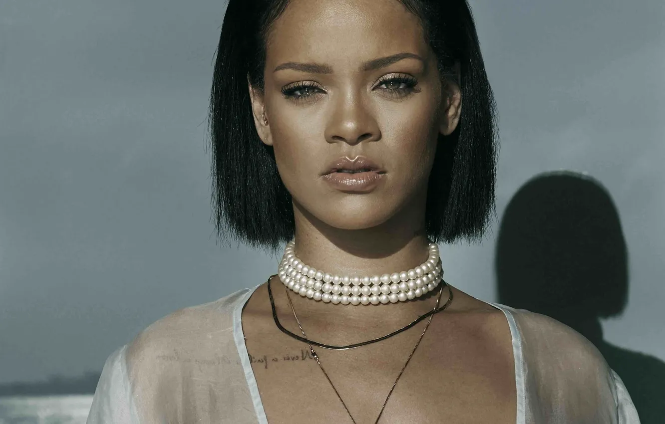Фото обои взгляд, певица, Rihanna