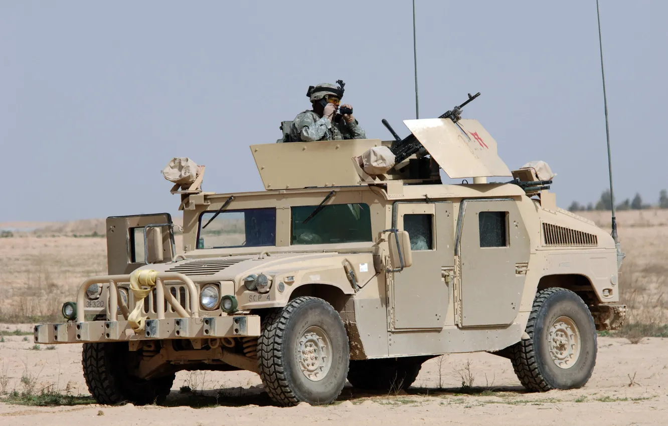 Фото обои soldier, desert, military, weapon, man, sand, american, armored