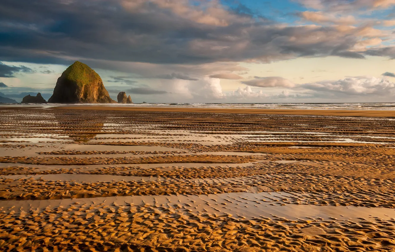 Фото обои rock, Oregon, Pacific Ocean, sea, clouds, reflection, Cannon Beach, sand ripples