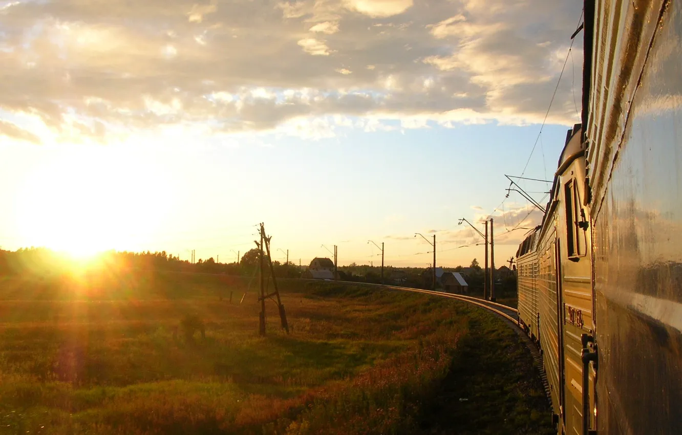 Фото обои поезд, Солнце, поворот