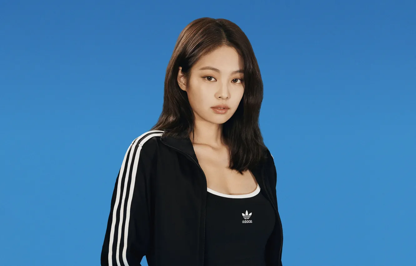 Фото обои Adidas, обои для рабочего стола, kpop, blackpink, блэкпинк, корейская певица, kim jennie, ким дженни