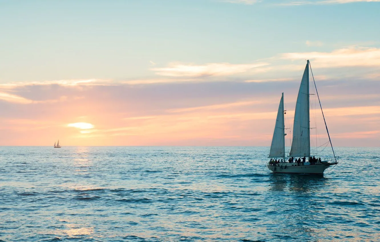 Фото обои небо, солнце, океан, корабль, паруса, ocean, пассажиры, Smooth Sailing with Silver Peak SD-WAN at SolarWin