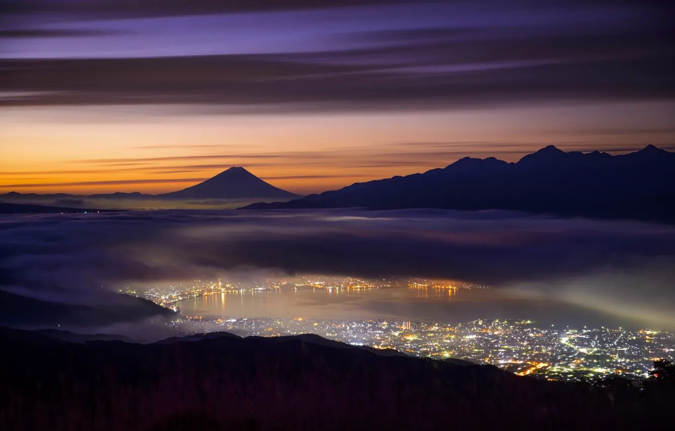 Фото обои свет, горы, ночь, город, огни, туман, вечер, Япония