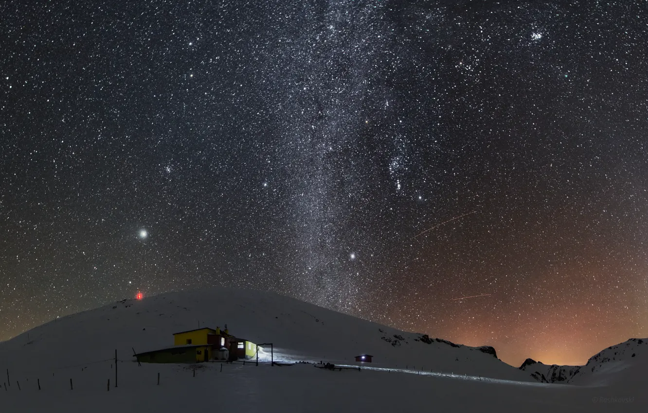 Фото обои зима, небо, звезды, снег, горы, ночь, метеостанция