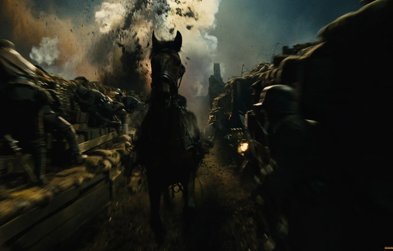 Фото обои Лошадь, Война, Взрыв, Солдаты, War Horse, Боевой конь, Окопы