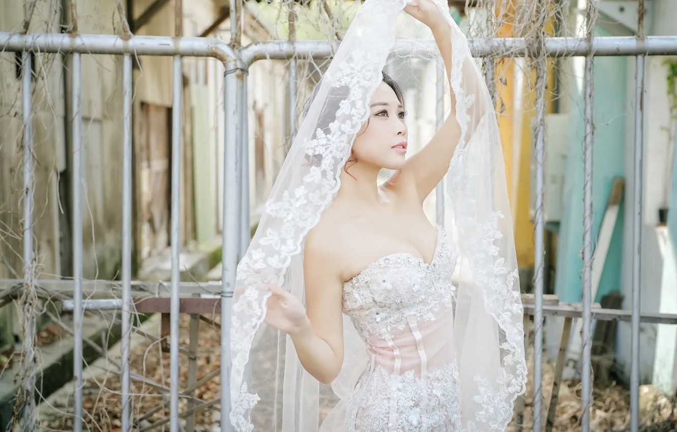 Фото обои стиль, модель, забор, азиатка, невеста, фата