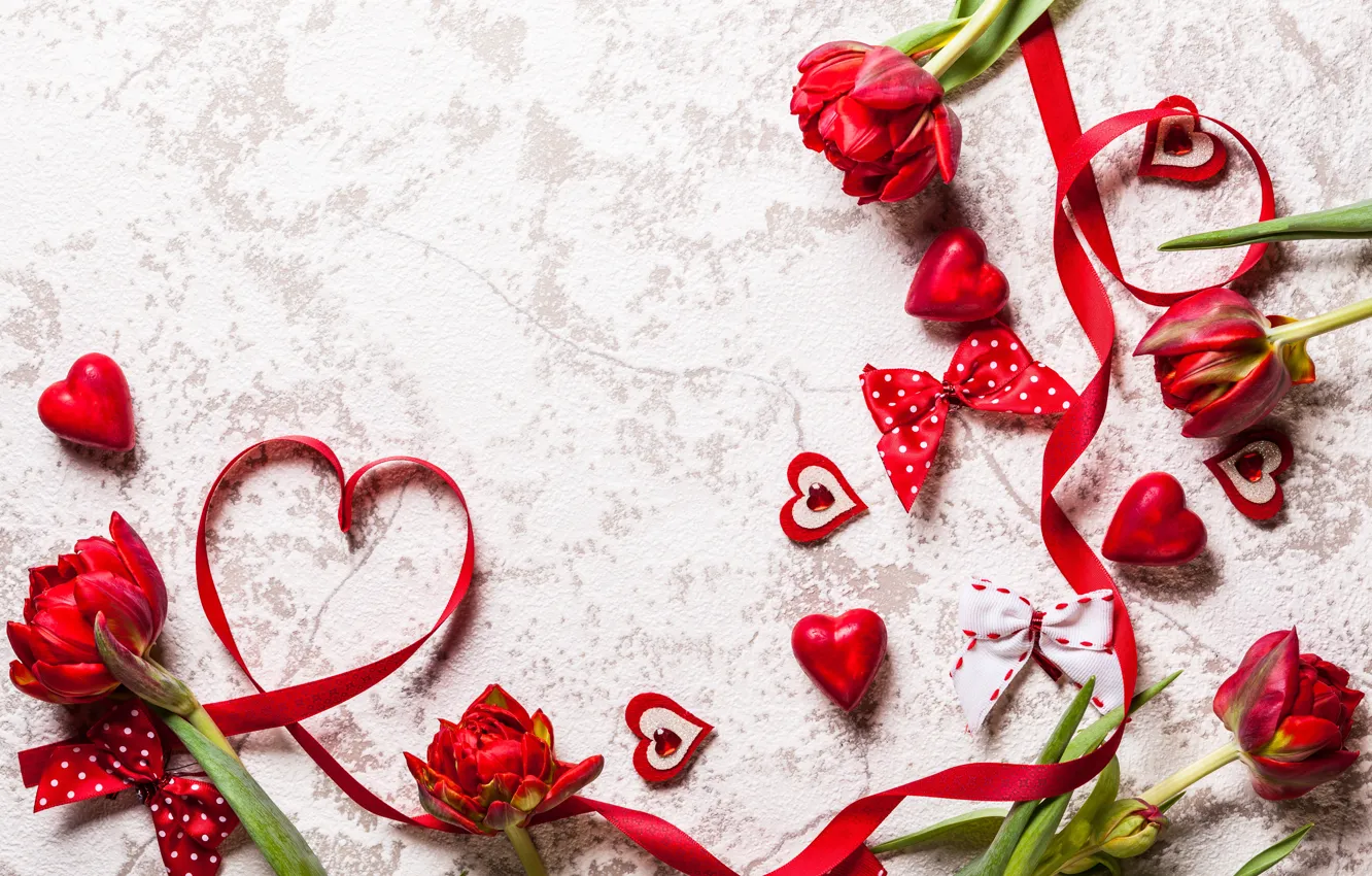 Фото обои любовь, цветы, подарок, сердечки, тюльпаны, red, love, wood