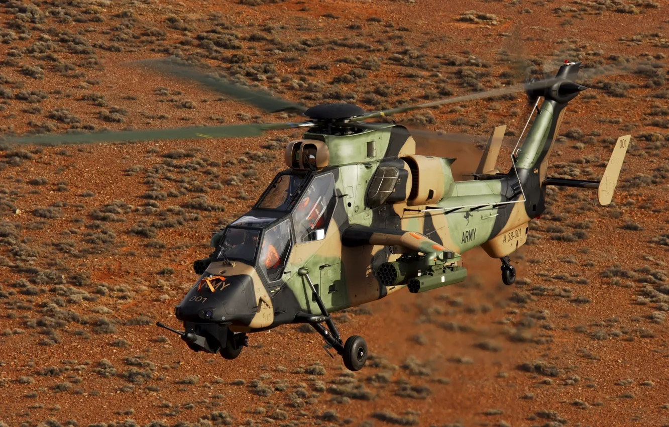 Фото обои полет, вертолет, камуфляж, ударный, Еврокоптер Тайгер/Тигр, Eurocopter Tiger, франко-германский
