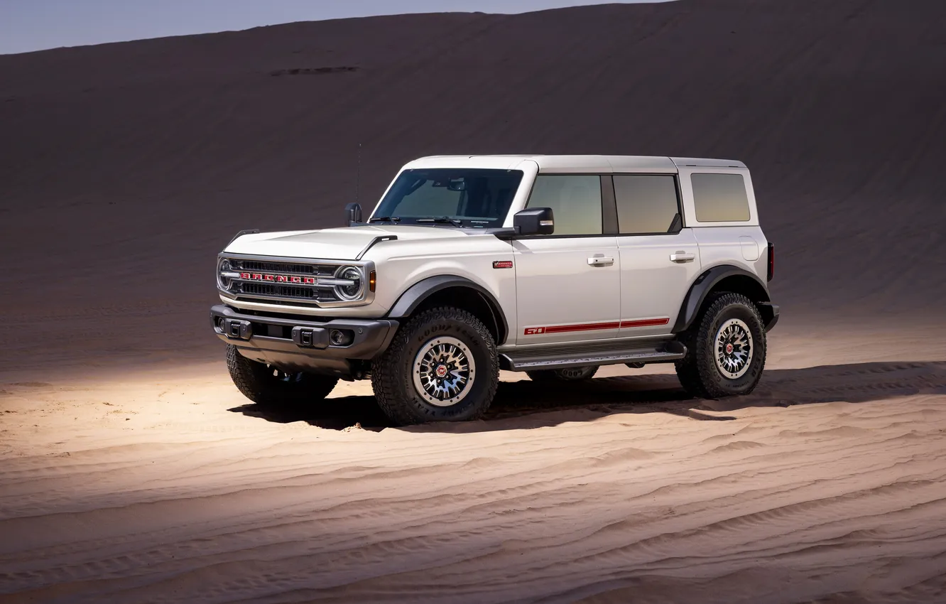 Фото обои Песок, Облака, Front, SUV, Бездорожье, 60th, American Car, Вид Сбоку