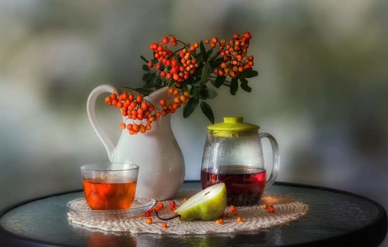 Фото обои ягоды, чай, груша, напиток, кувшин, рябина