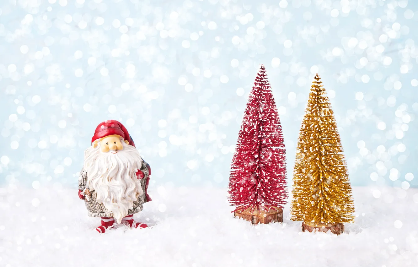 Фото обои снег, фон, елки, Новый год, фигурка, композиция, Санта - Клаус, Rights Reserved