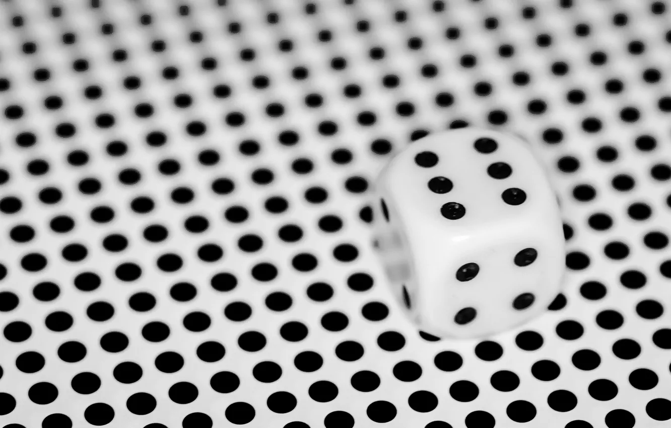 Фото обои макро, фон, игра, точки, кубик, чёрное и белое