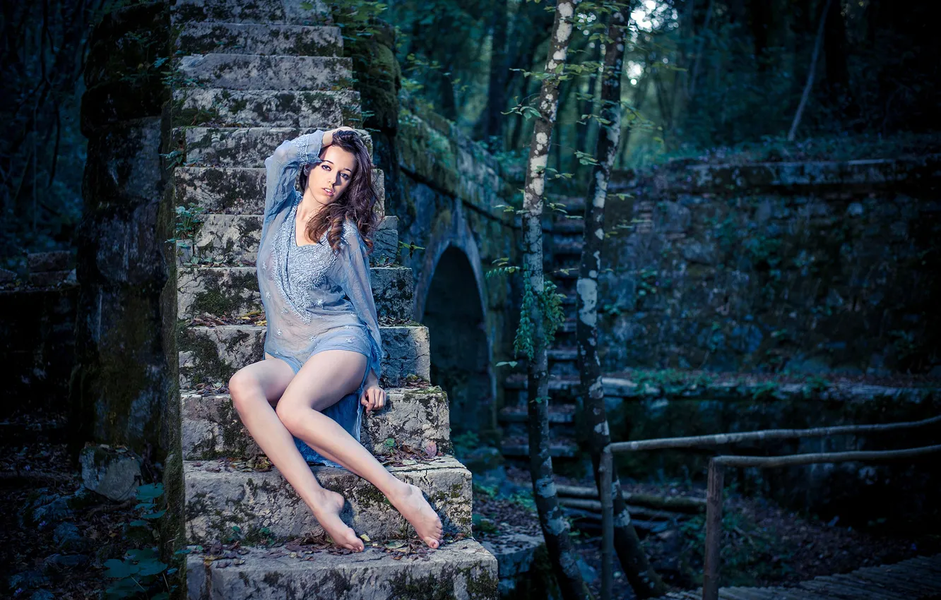Фото обои модель, ступеньки, ножки, Margherita Sassoli
