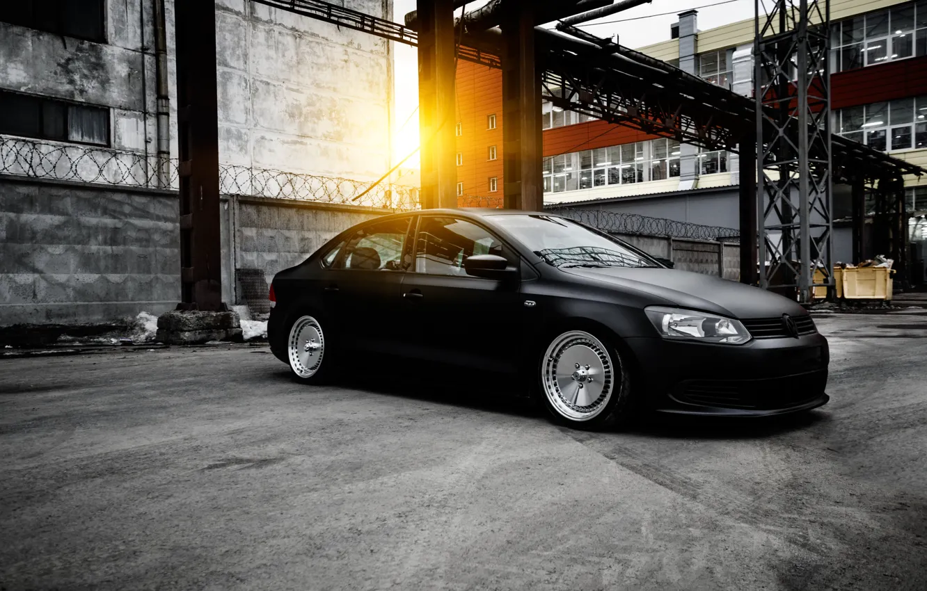 Фото обои volkswagen, polo, stance, bagged, пневма, ekaterinburg, airlift, полоседан