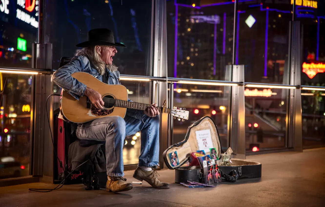 Фото обои guitar, man, Vegas, street performer