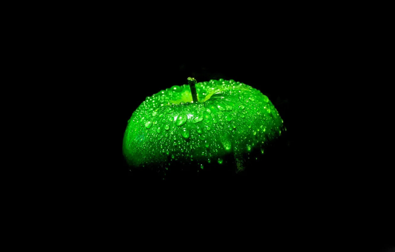 Фото обои яблоко, черный фон, зеленое