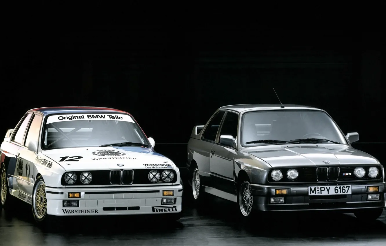 Фото обои BMW, чёрный фон, DTM, E30, гоночный болид, 1987, передок.серый