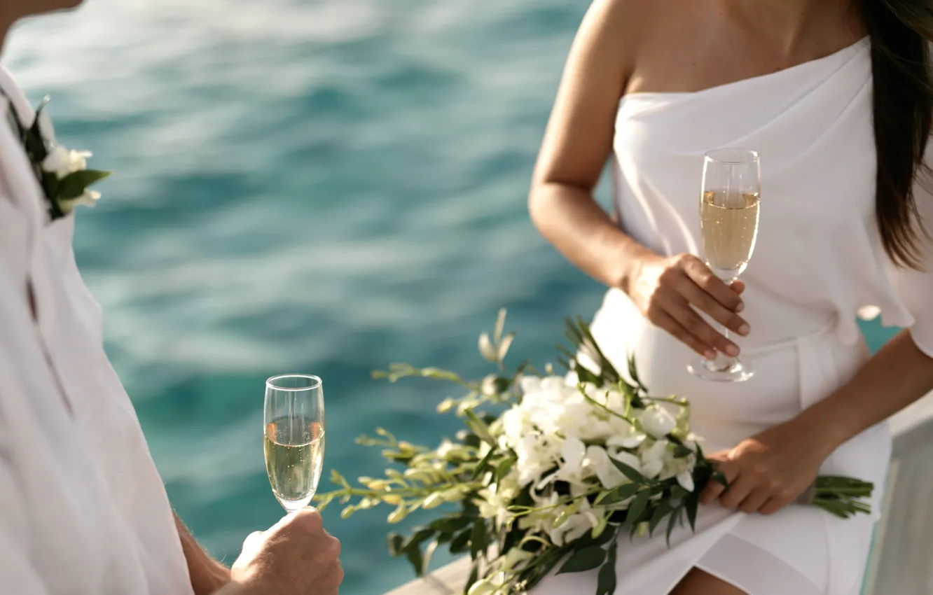 Фото обои Цветы, Двое, Шампанское, Крупным планом, Champagne, Кристально чистая лагуна, Loved-up couple, Maldivian sunset