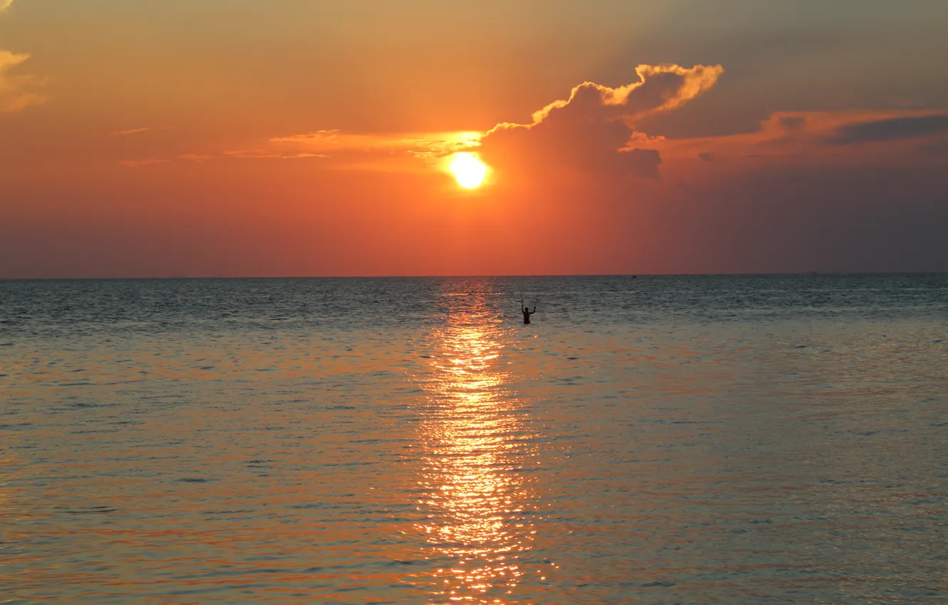 Фото обои море, рыбак, вечер